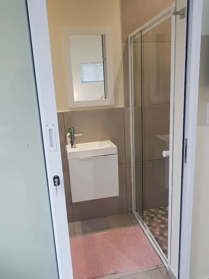 Sharon'S House: Modern Self-Catering Rooms Cape Town Guest house