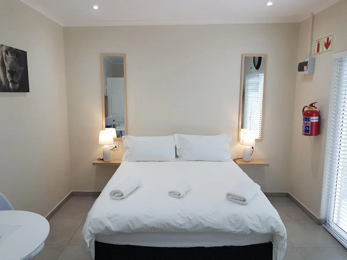 Sharon'S House: Modern Self-Catering Rooms Cape Town Guest house